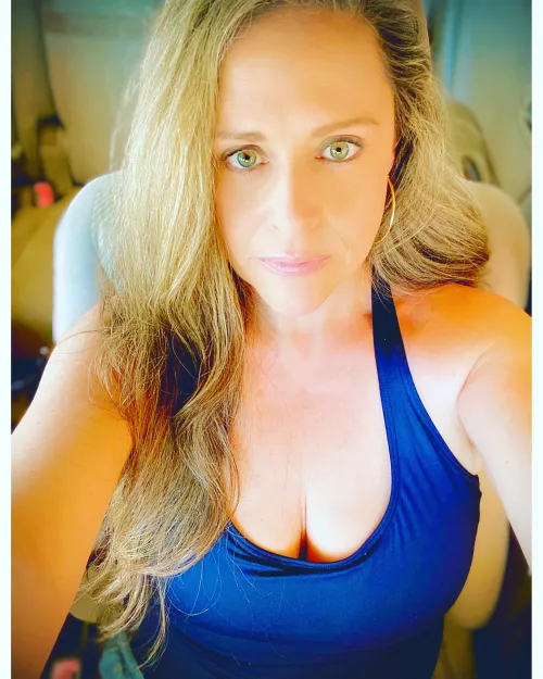 Howdy! by annarose420