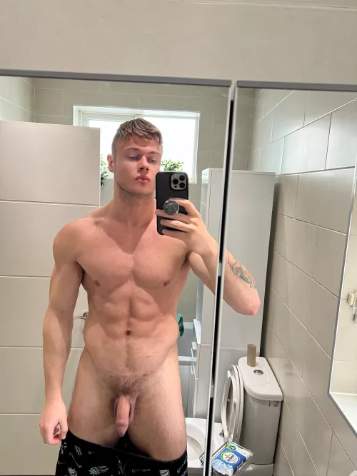 Howdy by KingJamesUK