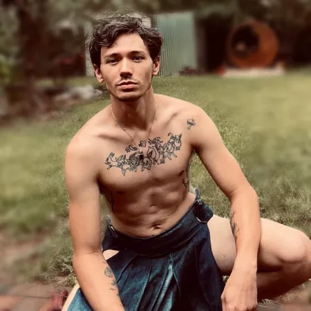 Howdy! by TheNakedNovelist