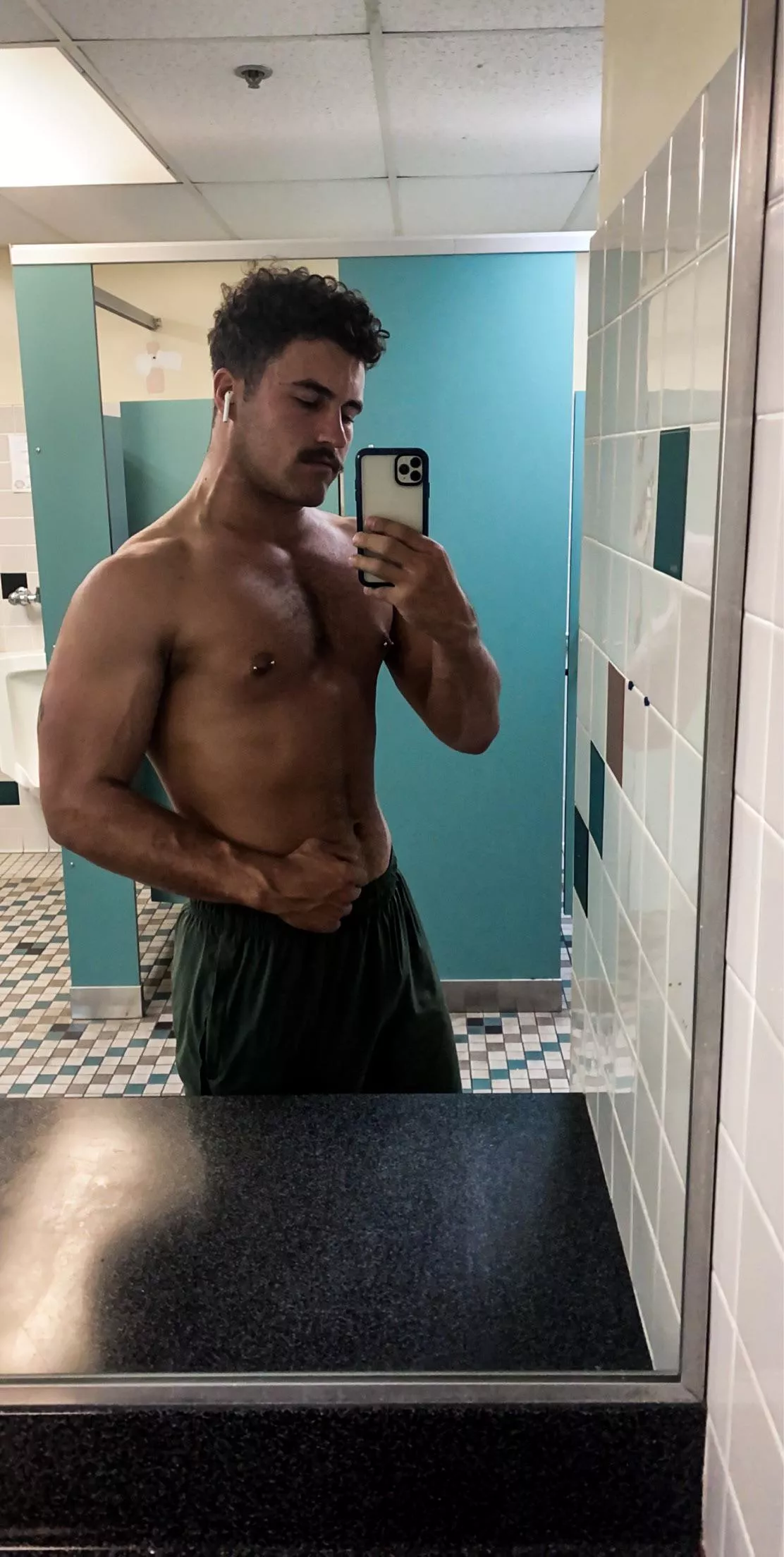 howdy there posted by brunetteboyof