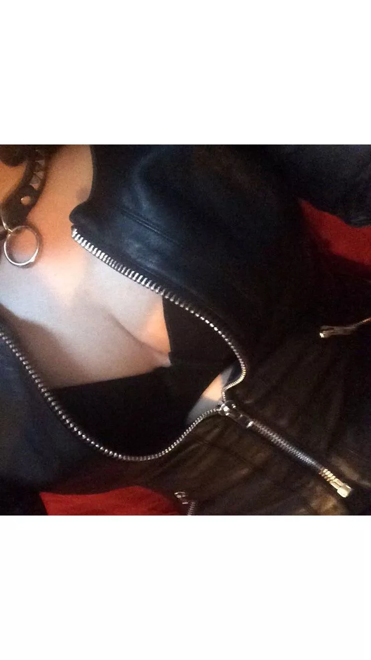 How’s everyone’s night going? posted by Impressive_Two9334