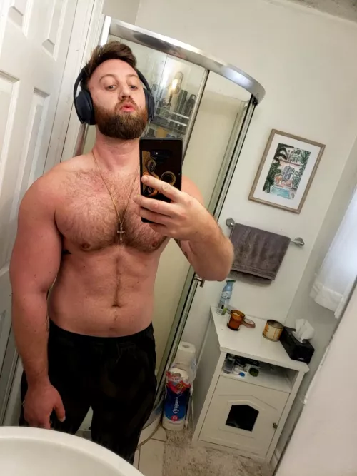 How's everyone's week? by R2D33Z3DNUTZ