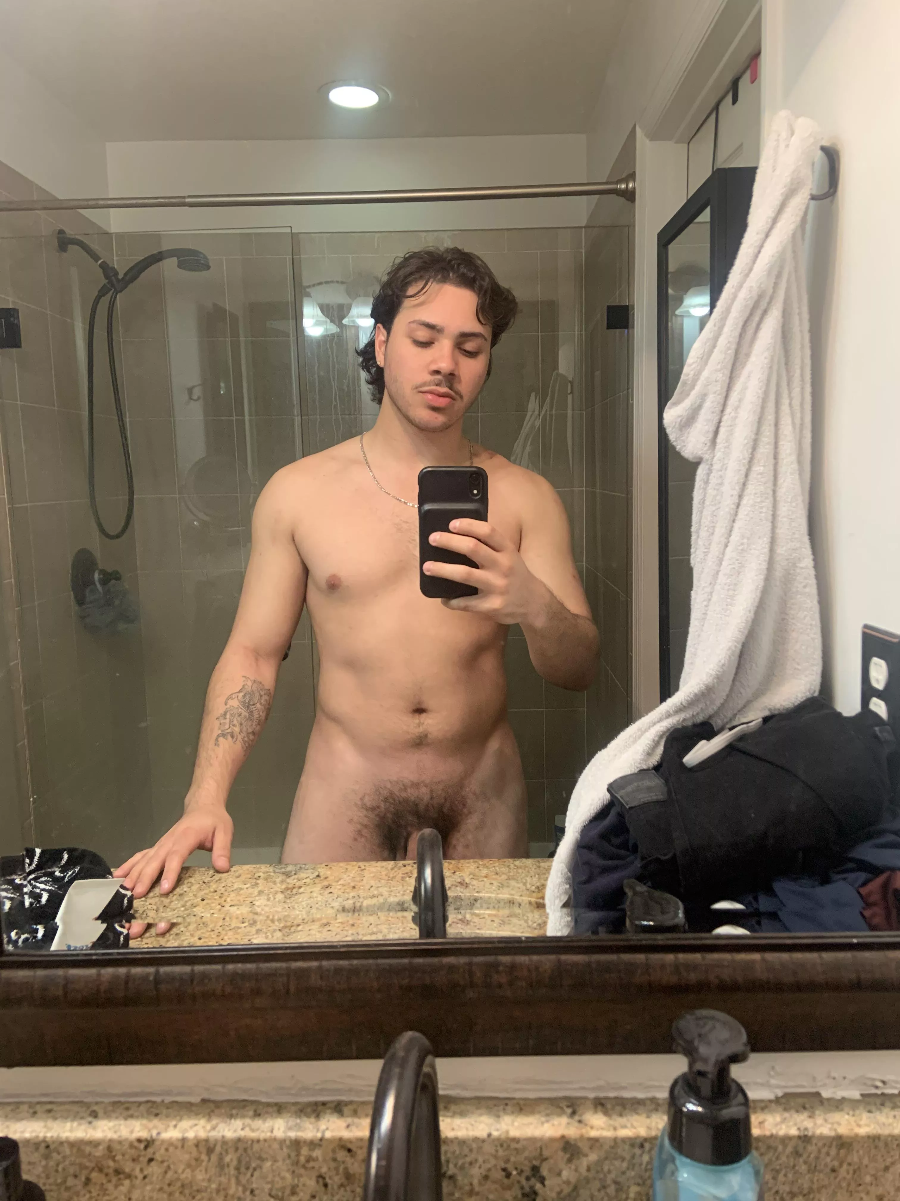 How’s he lookin posted by The_only_one01