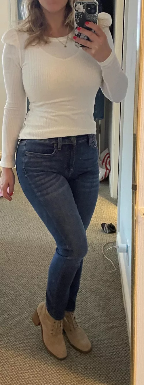 How’s my clothes in mom now? Still want to hit? by hannah28hh