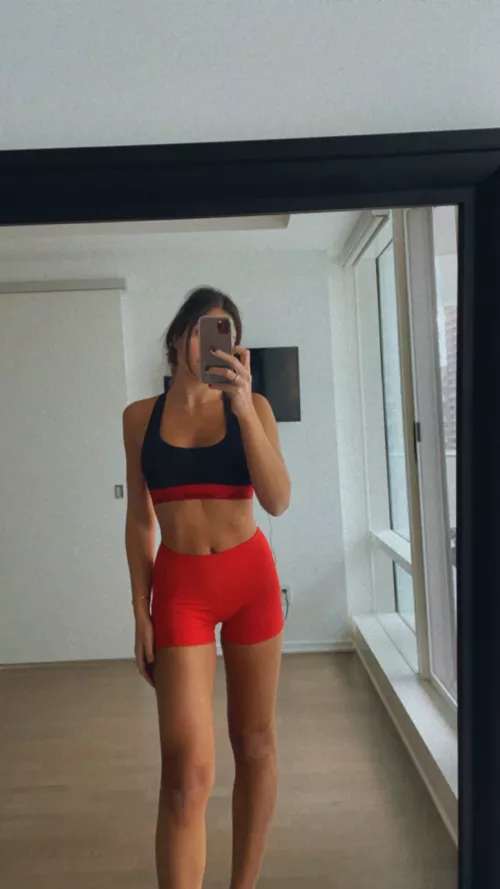 hows my crop top? by cindyyreid