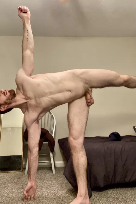 How’s my form😛 by windexdroz