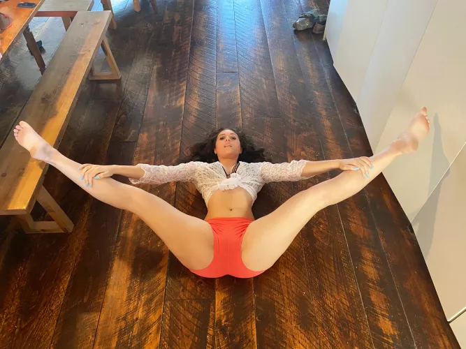 How's my form? by onaartist