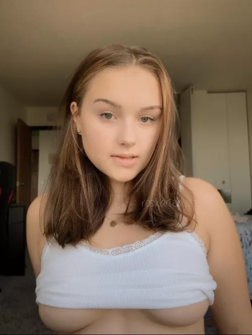 How’s my “fuck me” face? [18f] by rosikarterkiss