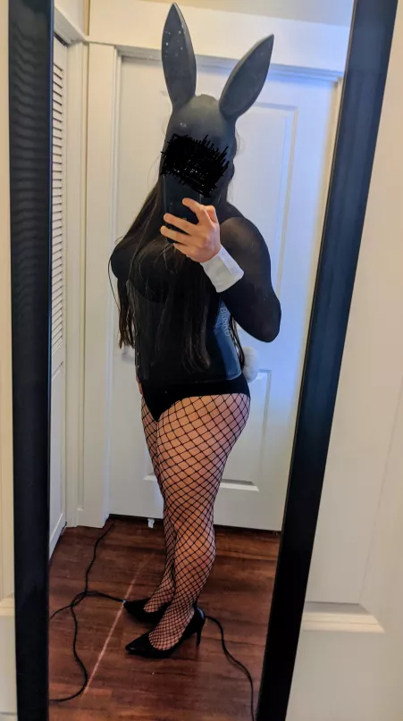 How's my outfit? [OC] by BlueKD