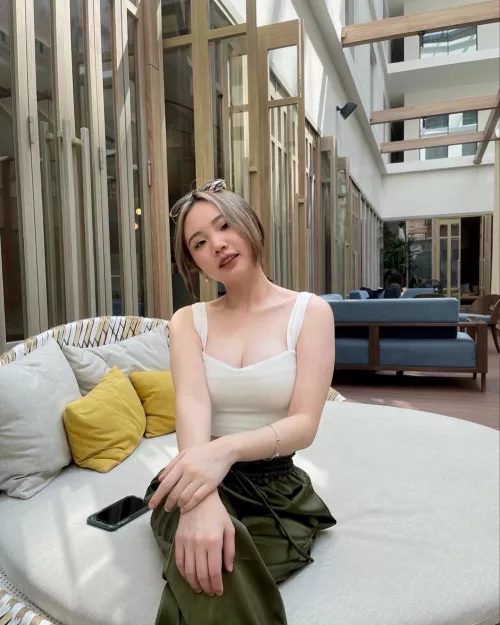 How's My Pose? by laulaulau27