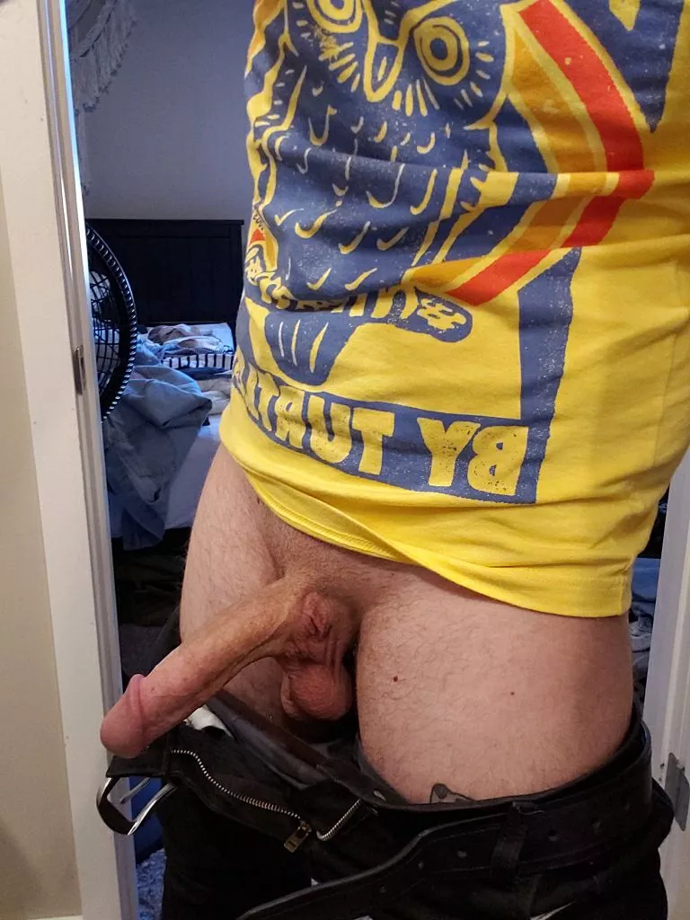 Hows the view? 👀 posted by TheSnuggler-