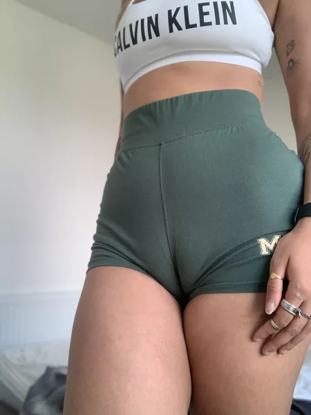 How’s the view from down there by hopelessromanticL