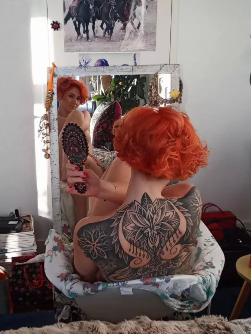 How’s the view from the back? by vampairy