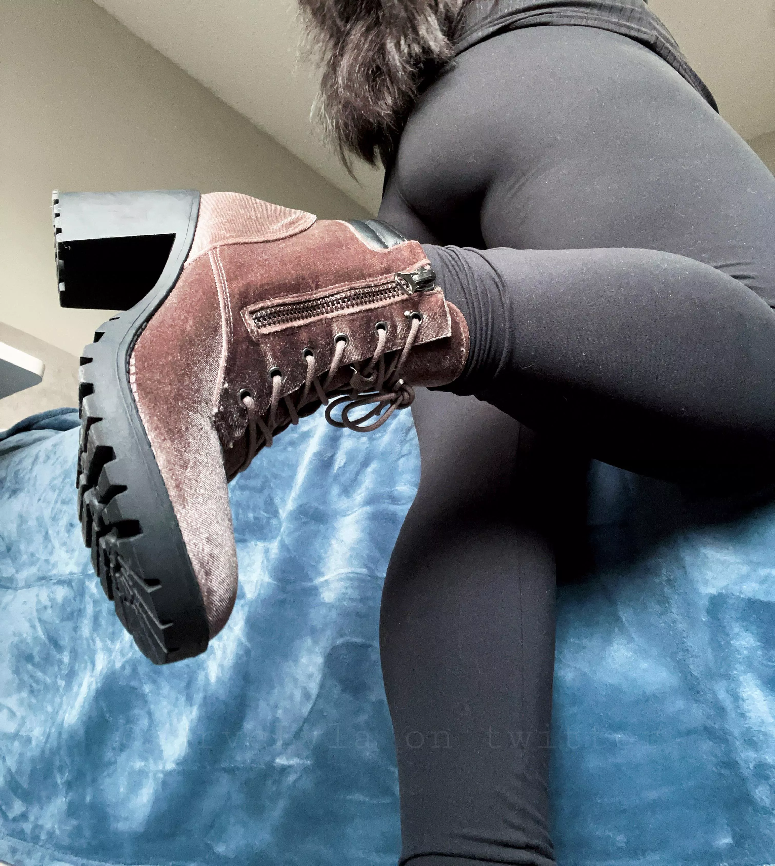 How’s the view, little one? [domme] posted by worshipLyla