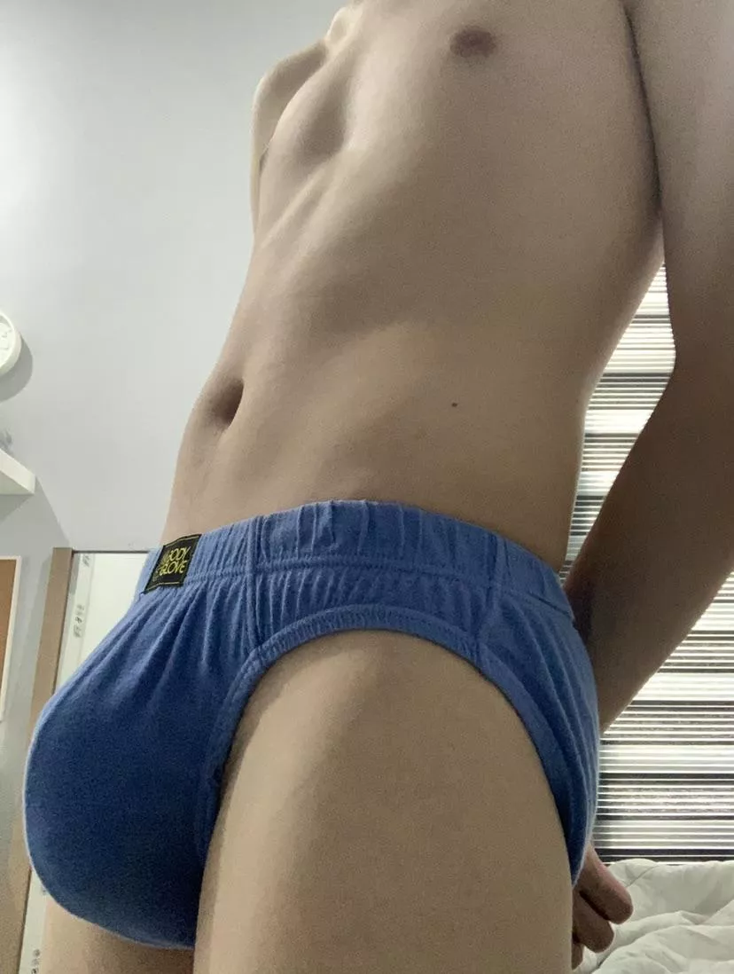 how’s the view 🙈 posted by Cheschestan