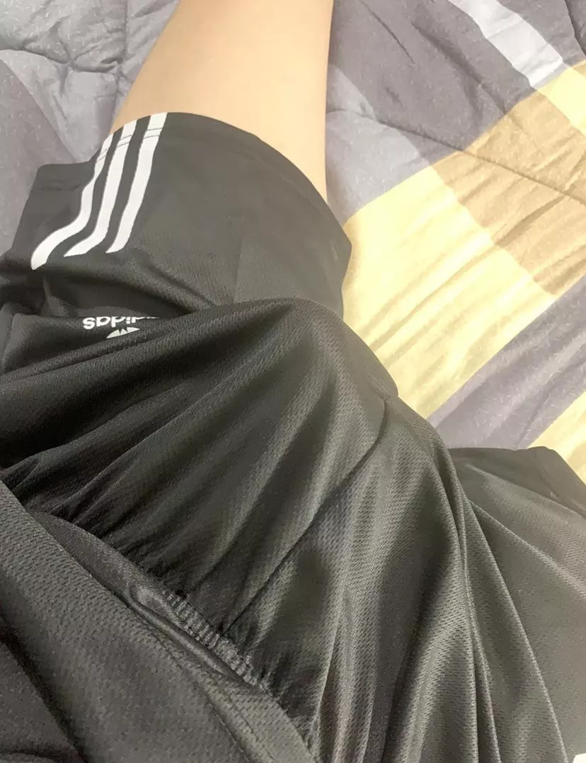 How’s this bulge 😳 posted by Cheschestan