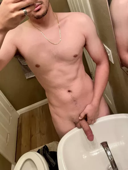 How’s this dad bod holding up? by marriedfunnnn