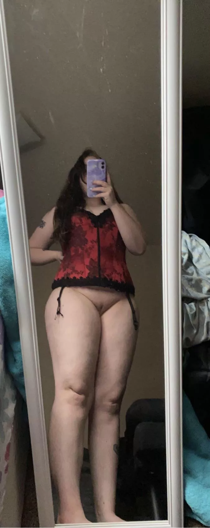 How’s this red corset look on me? 😜 posted by WeedBoobsAndCoffee