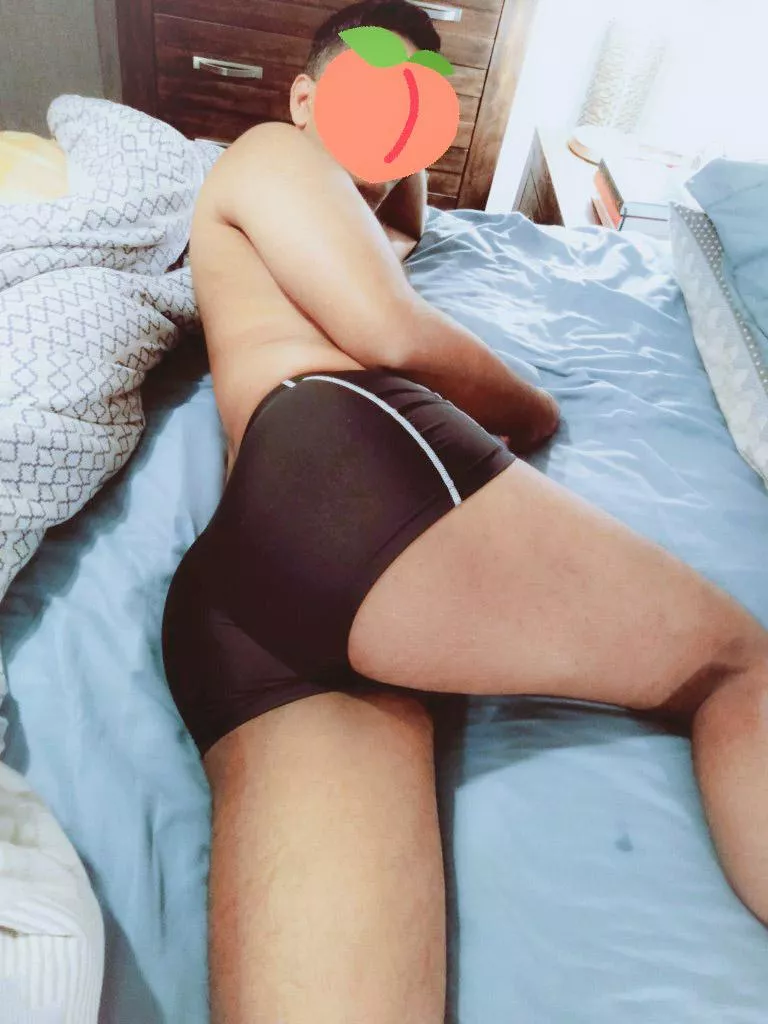 How's those spandex shorts?? 🍑❣️ posted by BubbliciousBoy