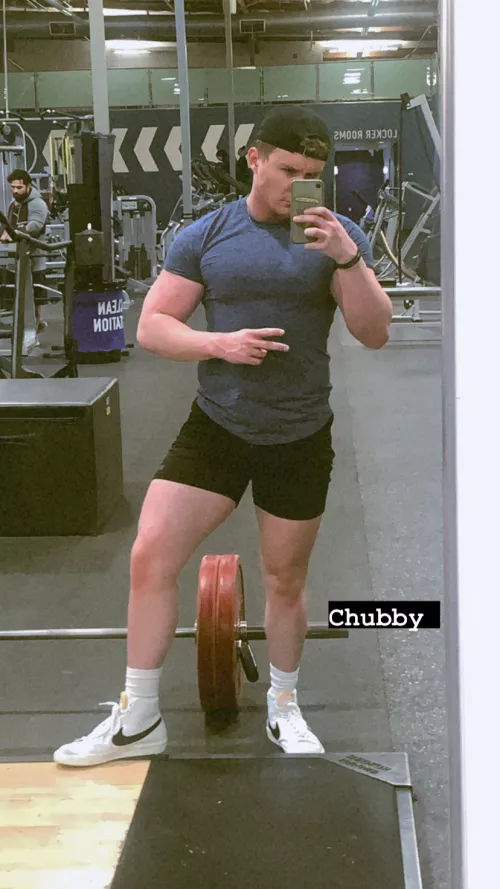 How’s Your Morning, Guys? I Think My Bulk is Going Too Well 😅 by bronabul