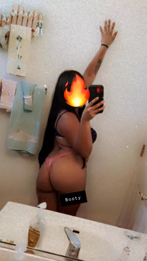 How’s your night 😌 by Shesprettyhuh