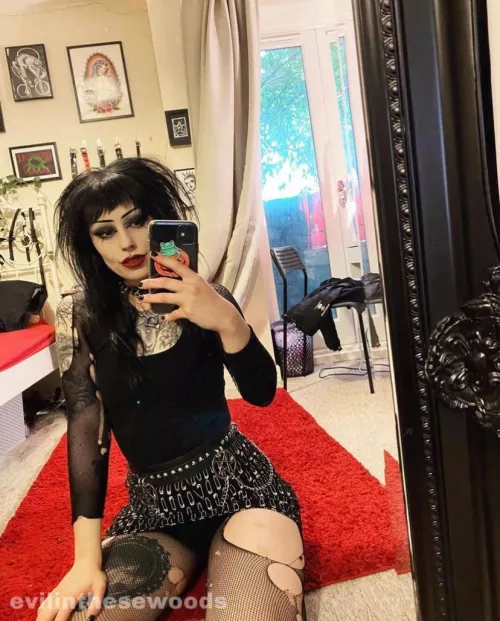 How’s your weekend? by evilinthesewoods