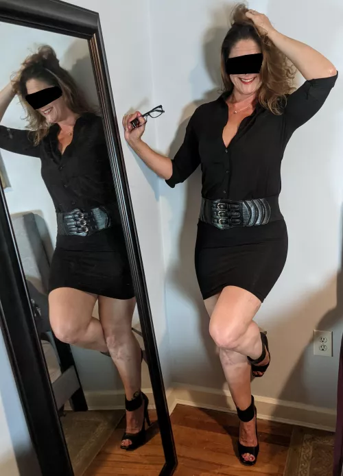 Hubby's away on business, Mom's going out by NataleeWould