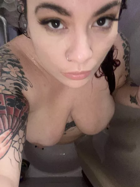 Hubby’s gone... come join? by Cccuuunnntttsuela