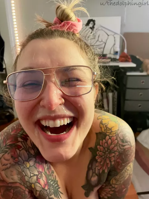 Huge loads make me smile! by thedolphingirl