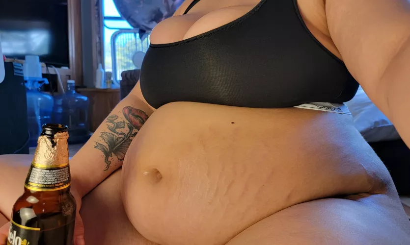 huh, I wonder why I'm getting so fat? by korachubbsy