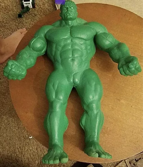 Hulk 💚🍑 by gearjunkey