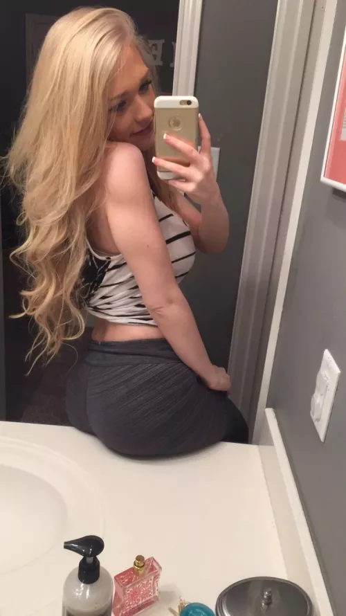 Hungover af. Hubby is at work all day. Can you make my day better? by SassyCassie1031