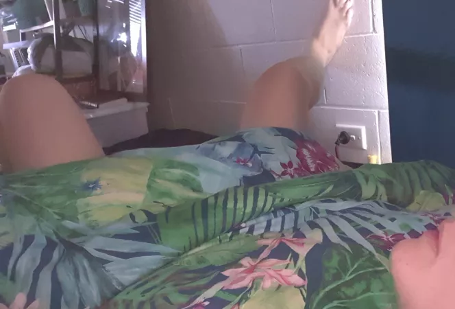 Hungover Sundays in bed by [deleted]