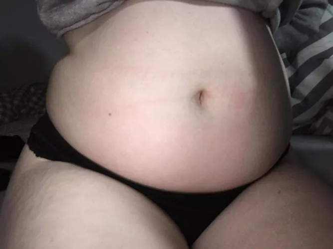 hungry pig 😩🐷 follow my Instagram - little.fatpiggy ❤️ by little_fatpiggy