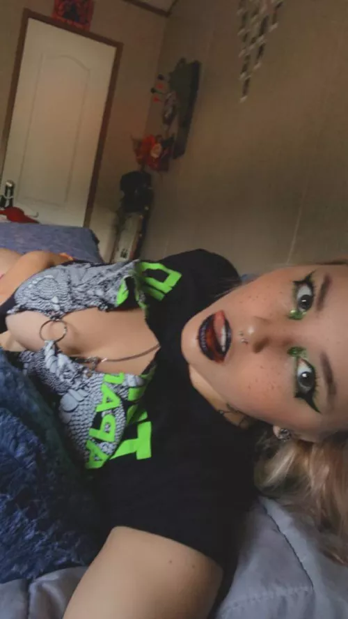 Hurry up! I'm tired of waiting.. by Toxinate0290