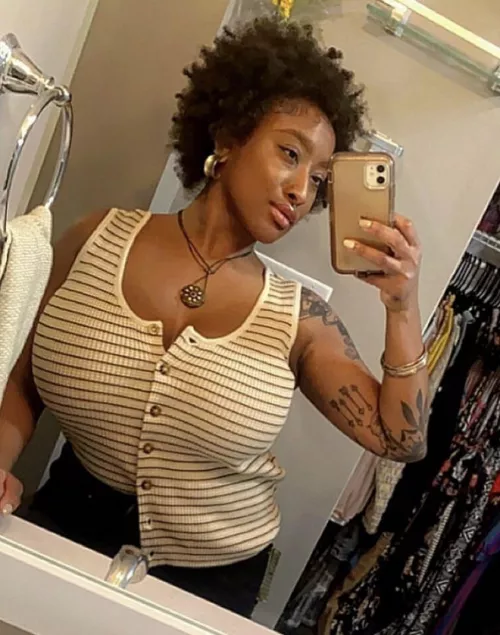 Huuuge by Couldarowboatsupport