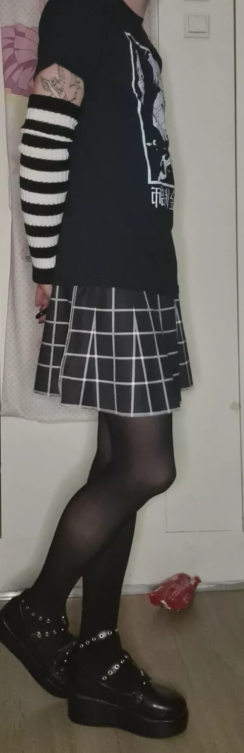 Hye . I have a few questions. by NekoSky