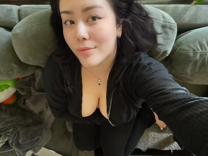 I almost never wear a bra, even with DD cups by strawbebbygrl