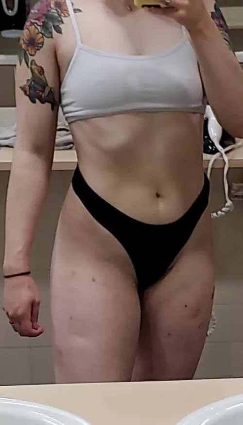 I always make sure to take some revealing pics after my workout in the locker room 😜😈 by powerliftingbeauty