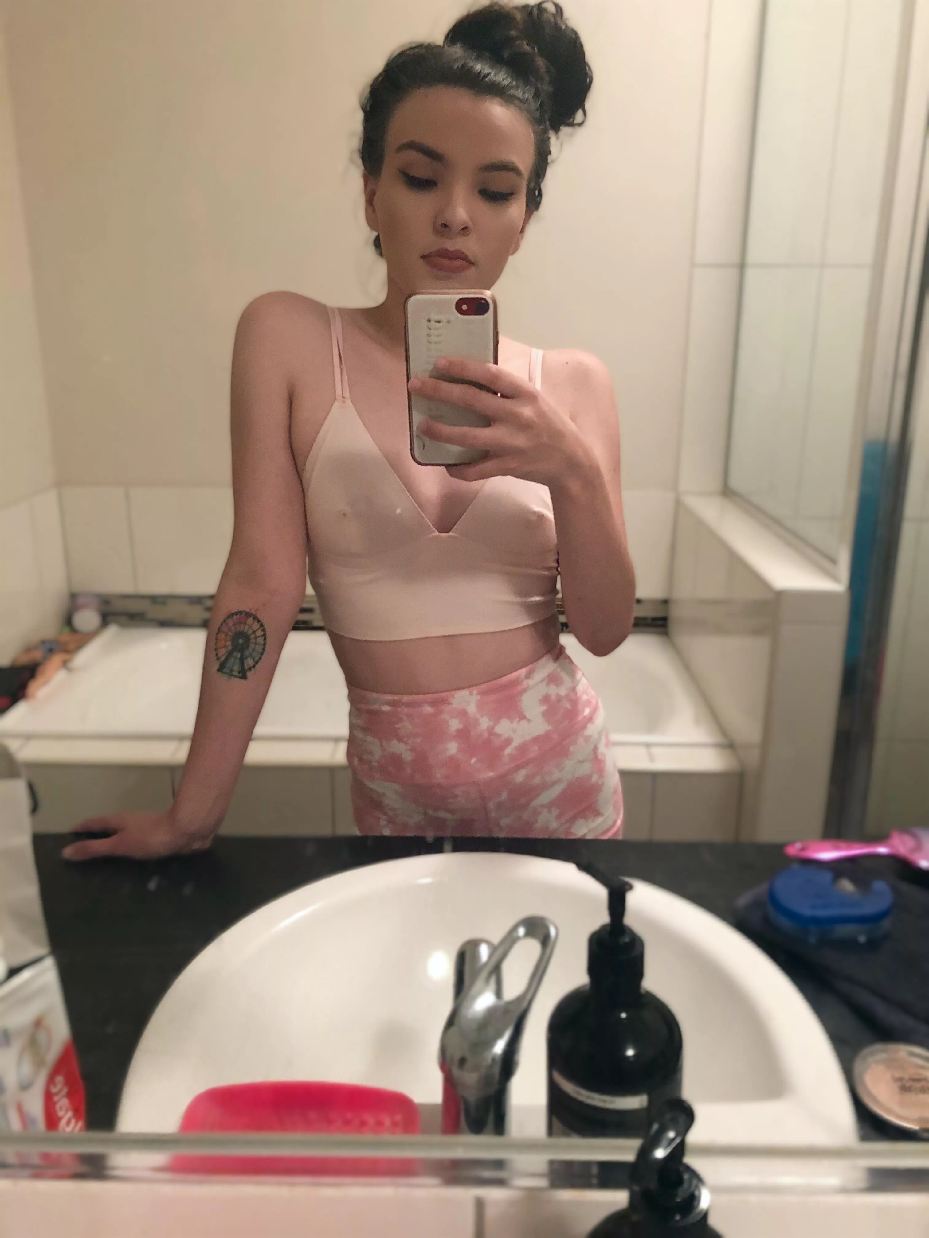 I always think that if I look cute it’ll make working out better and I’m always wrong 😂 posted by WillowsinAugust