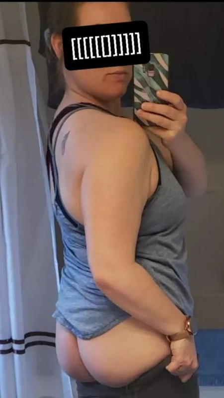 I always try and sneak a butt pic while I'm at friends houses. 🥰 by rainydaze45