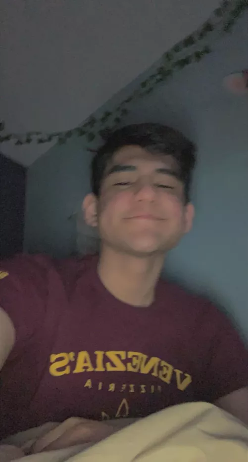 I am here again asking for adult Xbox gaming buddies 🧍🏻‍♂️ by TiredGroupie13