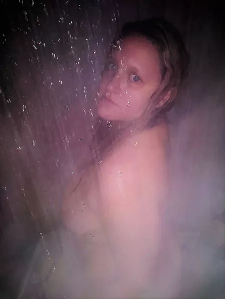 I am in love with how the lighting turned out in this photo!!!! by KaraAingeal