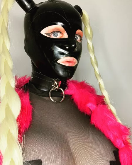 I am in love with this hood by Ellie__Taylor