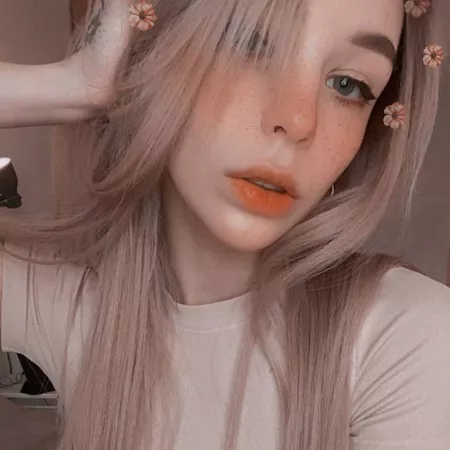 I am live 🥰NOW!🥰 Join me! Link below👇 or check my reddit Profile! by Shelyair