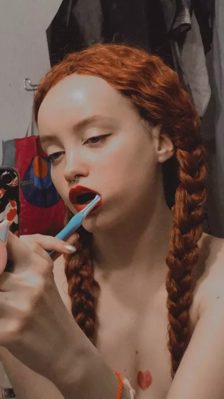 I am still convinced that the best make up is your cum on my face:) by arianna_malphy