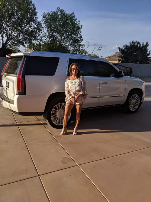 I am that milf to pick you up in my Escalade by bbestate