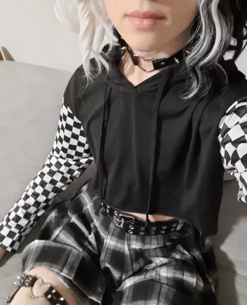 I am too beautiful to be a real girl by Queen_of_the_Abyss