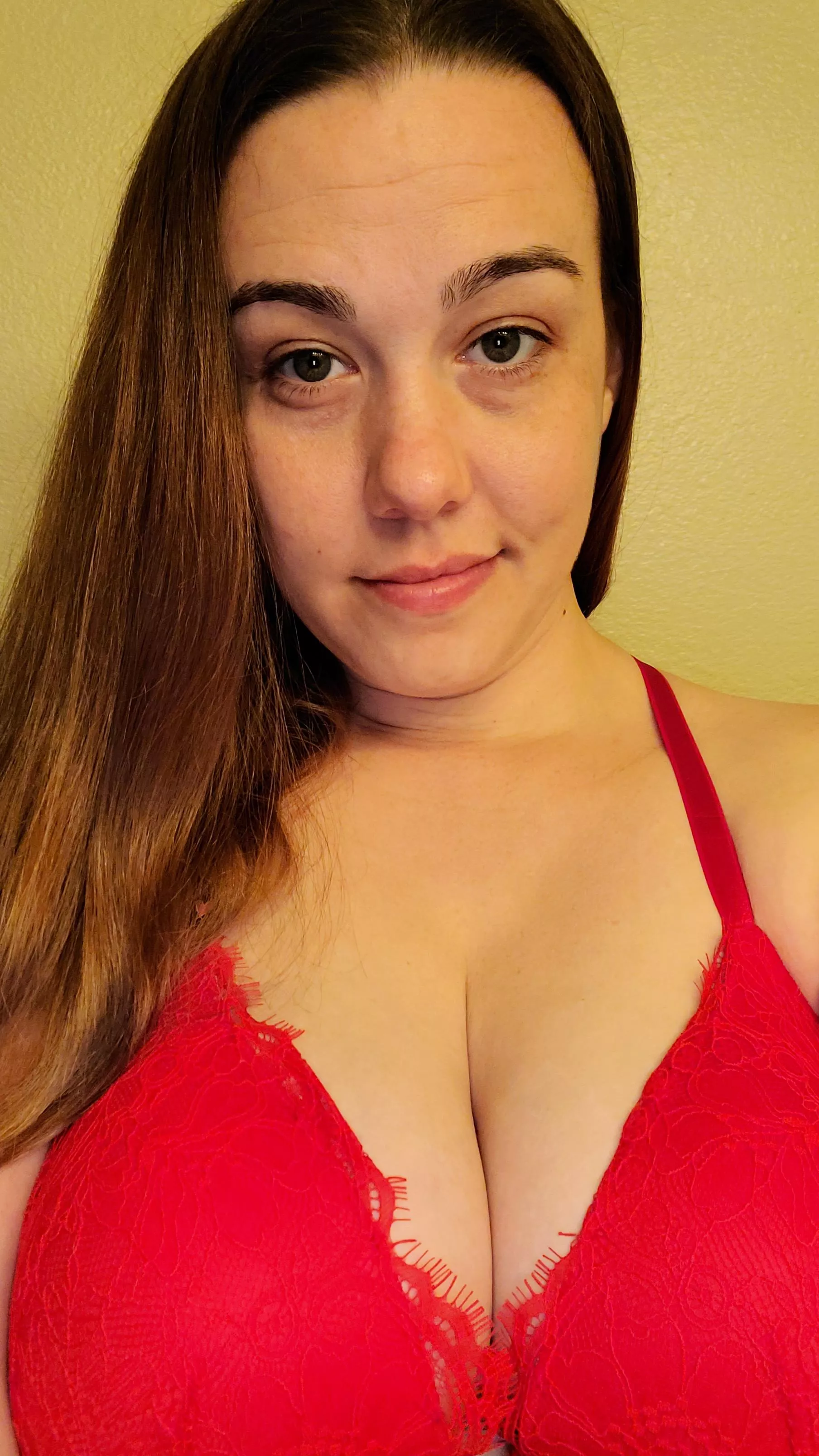 I am your new favorite MILF. 🍑 [oc] posted by Shygirl_702