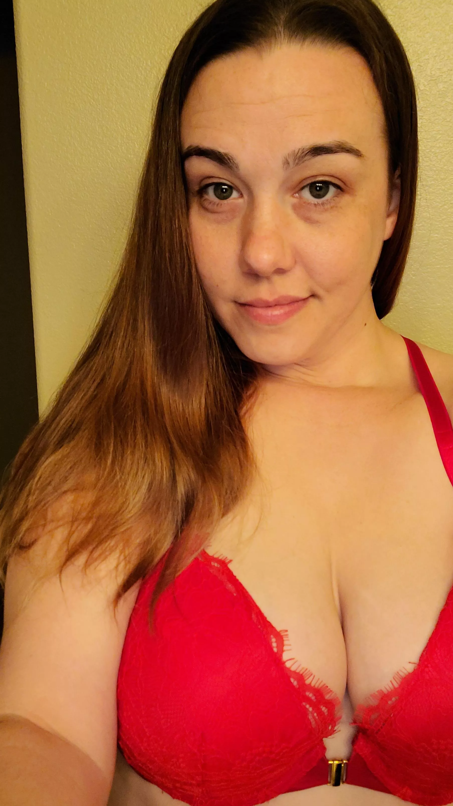 I am your new favorite MILF! 🍑 [oc] posted by Shygirl_702